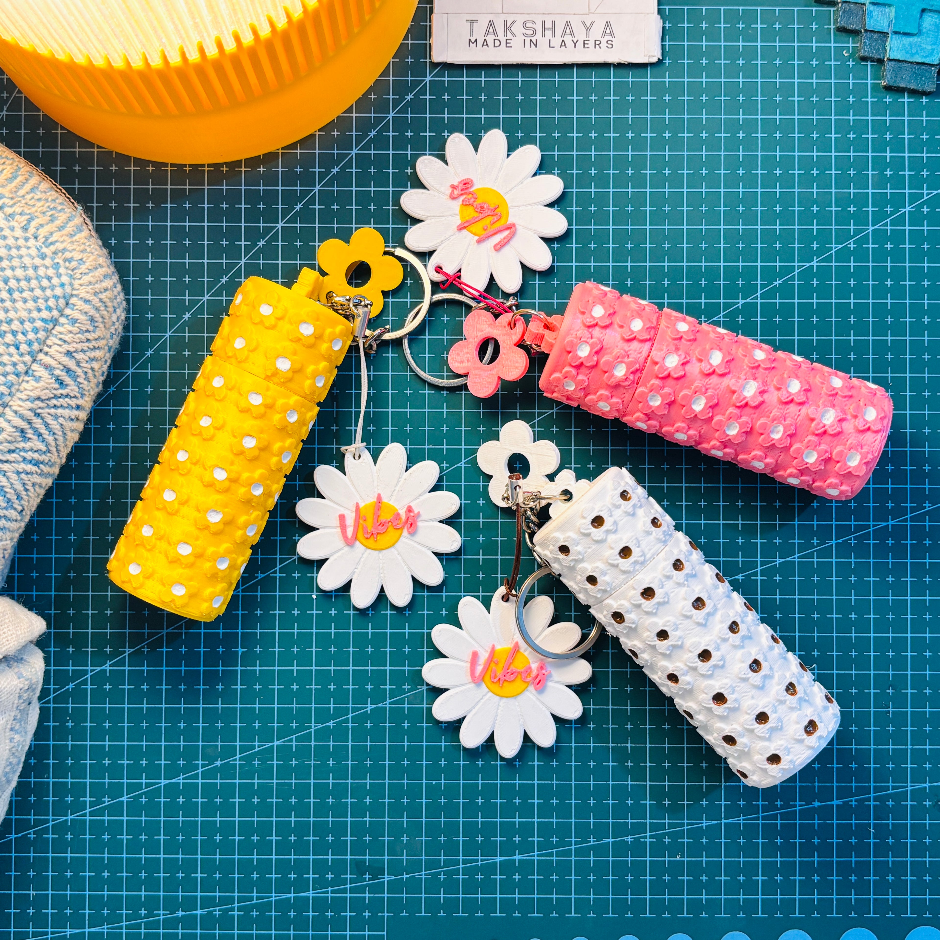 Cute Little Flower Lip Balm Holder Keychain 🌸| Customizable Daisy Charm Holder & Bag Accessory