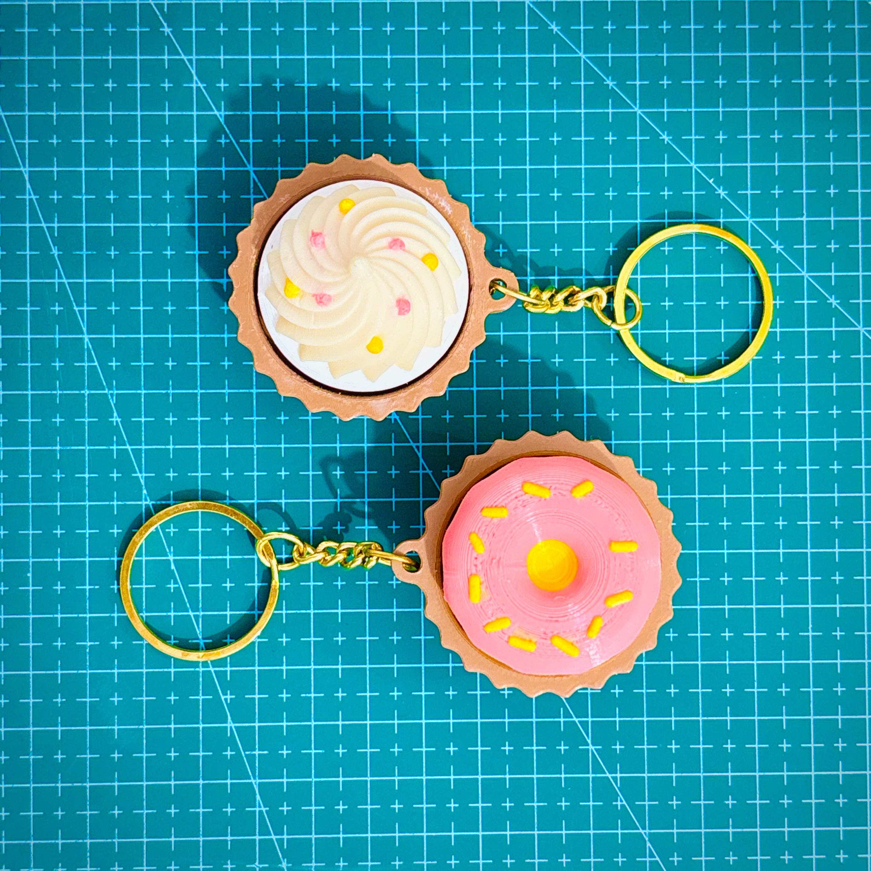 Clicky Fidget Cupcake & Donut Keychain Set (Pack of 2) + FREE Dumpling Momo Fidget Bag Tag