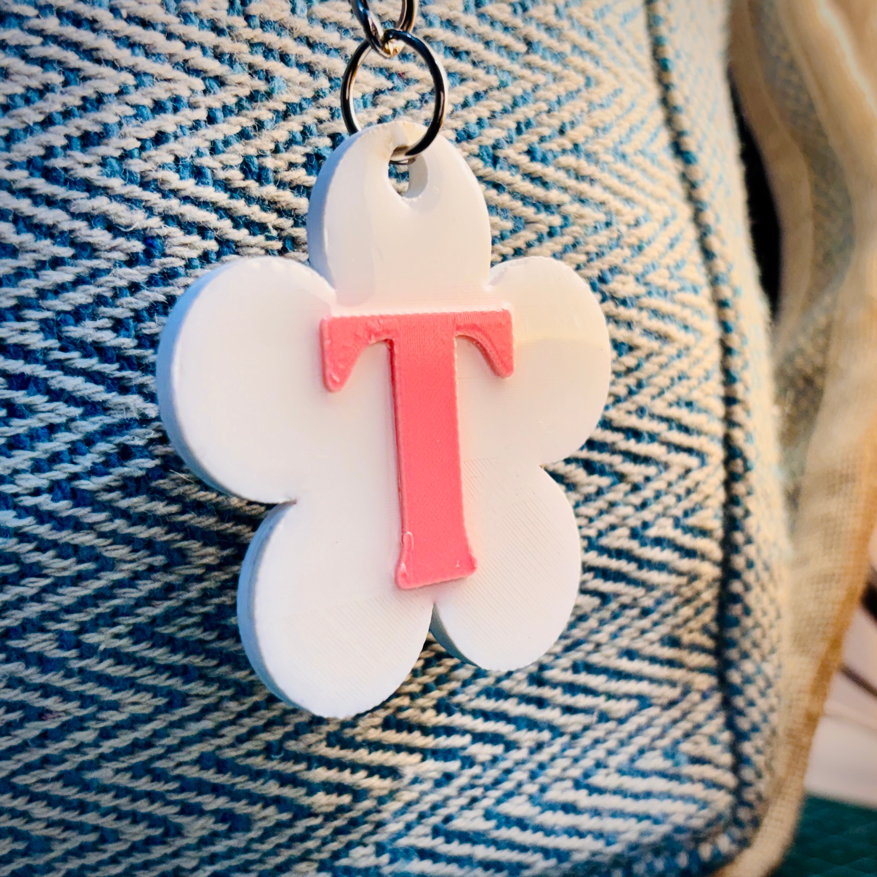 Personalized Smart NFC Daisy Keychain for Bag Tag | FREE Mini Pouch Bag